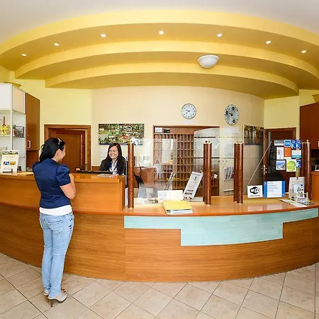 Hotel Palace Hotell 3*