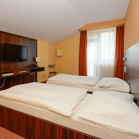 Hotel Palace Hotell 3*