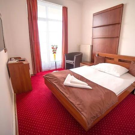 Hotel Palace Hotell 3*